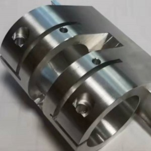 การประมวลผลชิ้นส่วน CNC